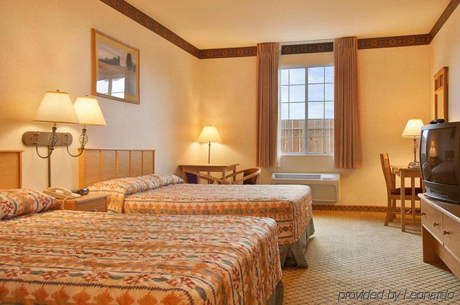 The Inn At Rolling Hills Casino & Resort Corning Room photo